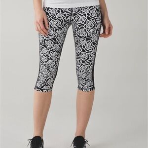 Lululemon Real Quick Crop *Full-On Luxtreme
Posey Black White / Black
